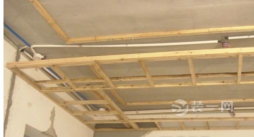 吊顶安装离不开龙骨 大连装修必知木龙骨吊顶施工工艺